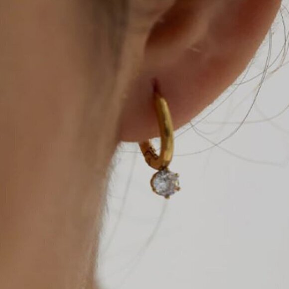 ❤️ Gold Plated Cubic Zirconia Minimalist Hoop Earrings - Picture 2 of 8